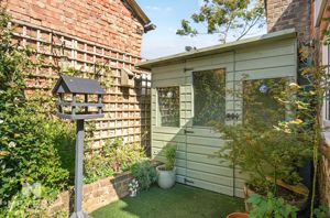 Photo 25- click for photo gallery